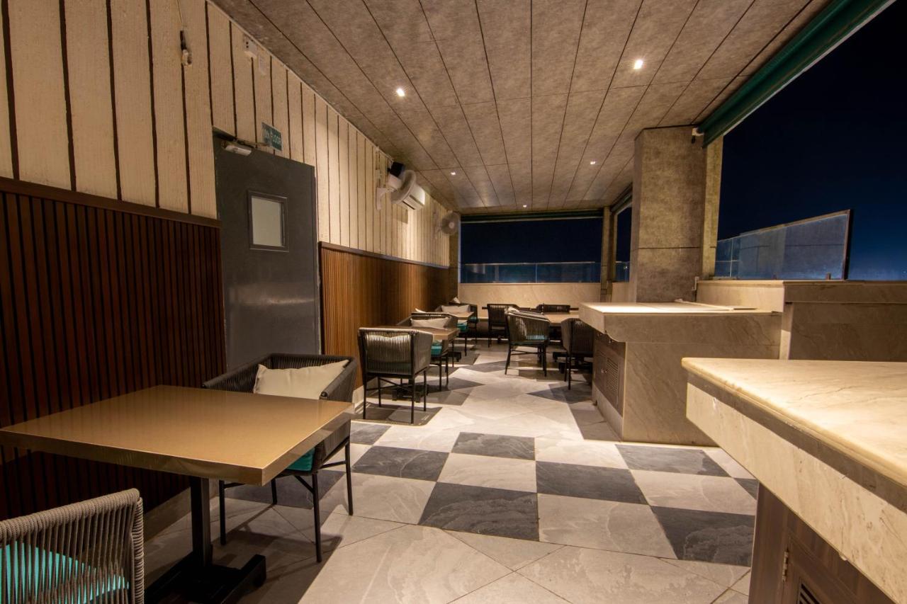Hotel Bay Laurel Retreat Faridabad Bagian luar foto