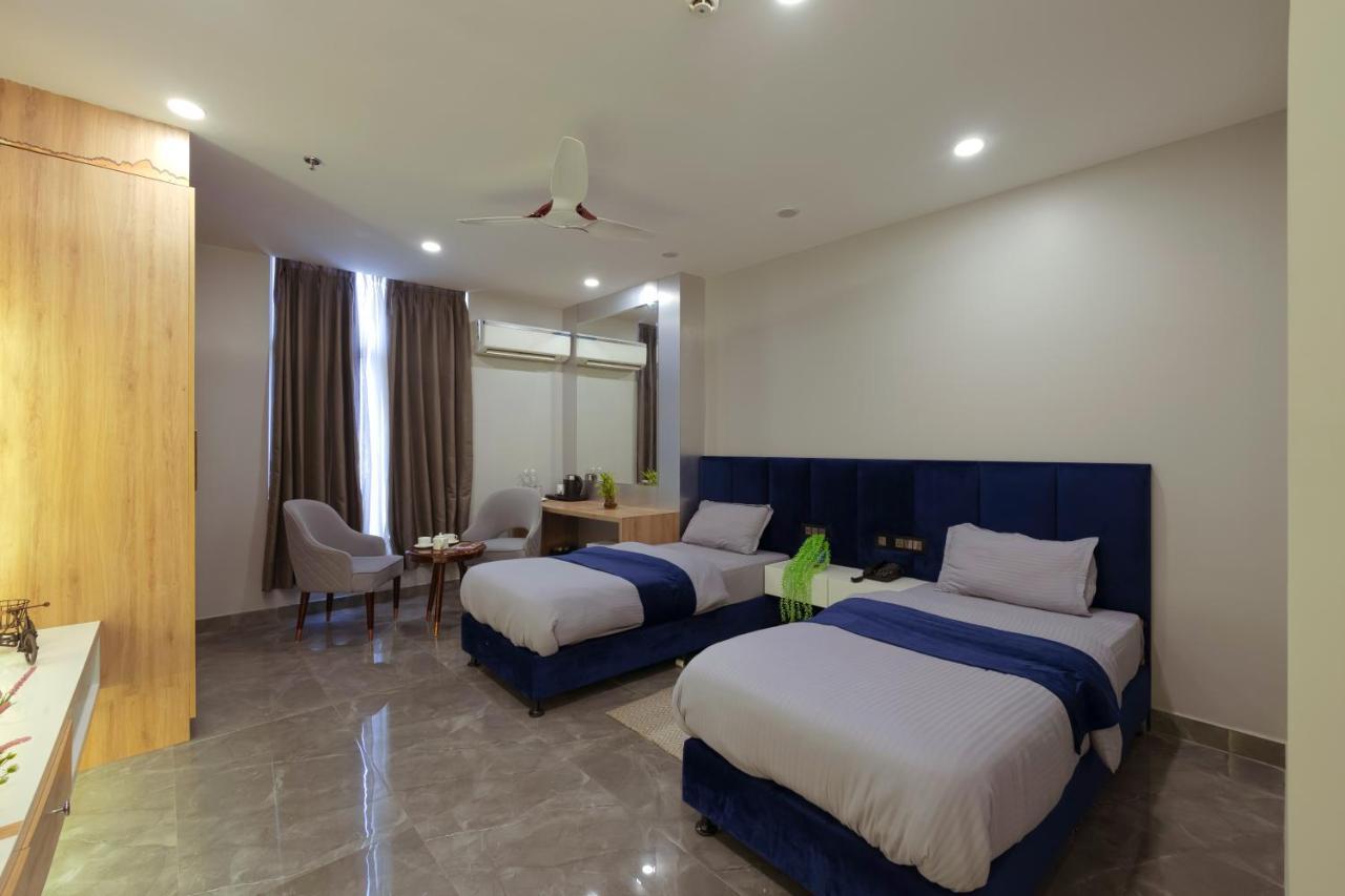 Hotel Bay Laurel Retreat Faridabad Bagian luar foto