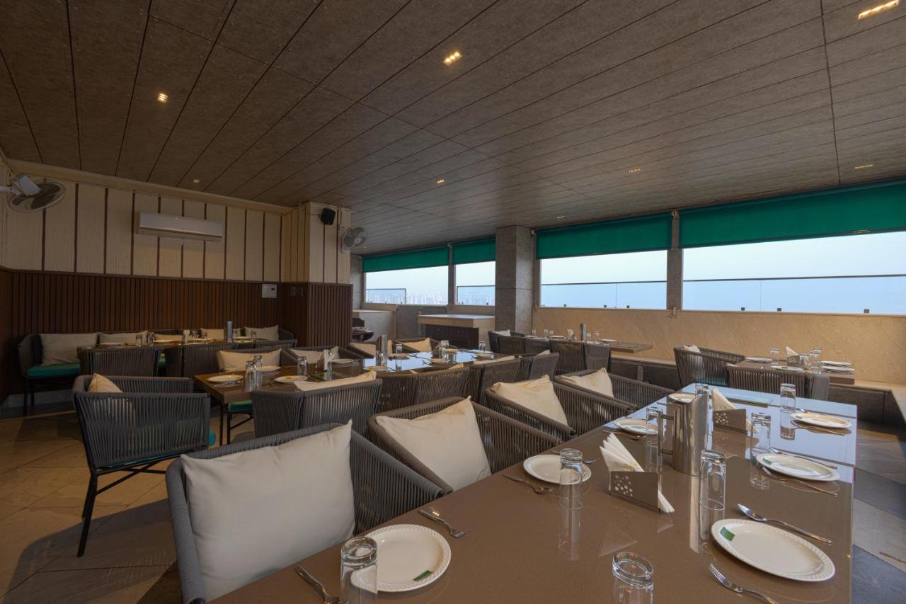 Hotel Bay Laurel Retreat Faridabad Bagian luar foto