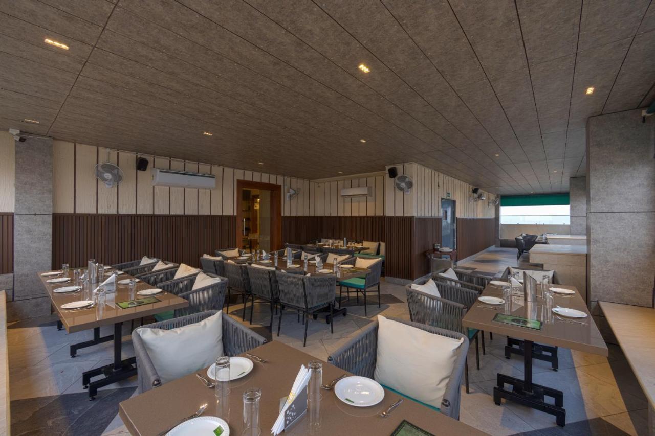 Hotel Bay Laurel Retreat Faridabad Bagian luar foto