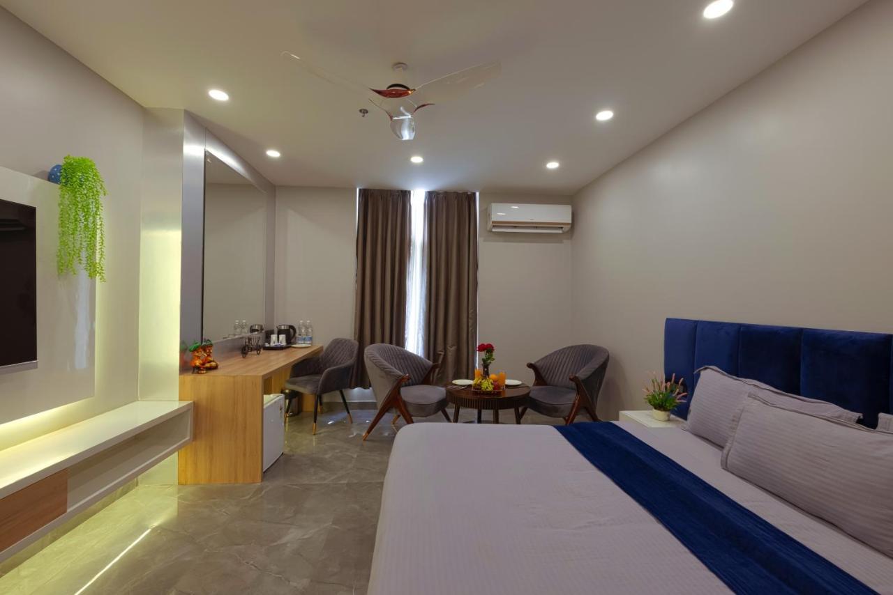 Hotel Bay Laurel Retreat Faridabad Bagian luar foto