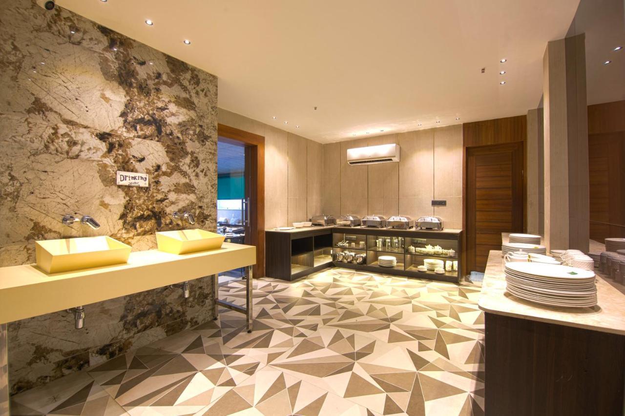 Hotel Bay Laurel Retreat Faridabad Bagian luar foto